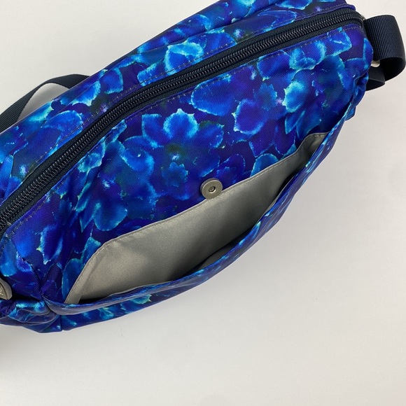 Baggallini | Blue Watercolor Floral Large Crossbody Purse Bag - Picture 6 of 11